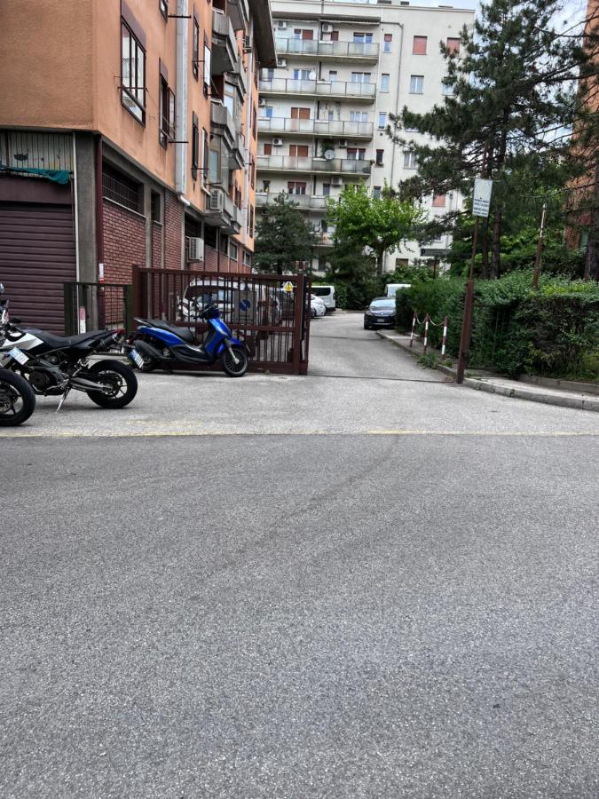 Ultimo Piano Con Parcheggio Lägenhet Trieste Exteriör bild